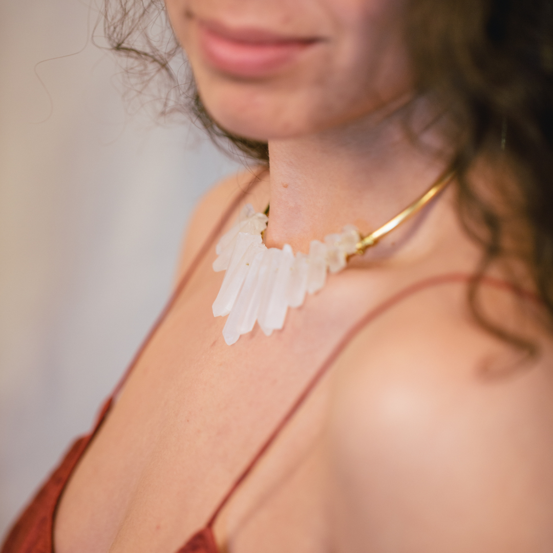 Big crystal crown necklace